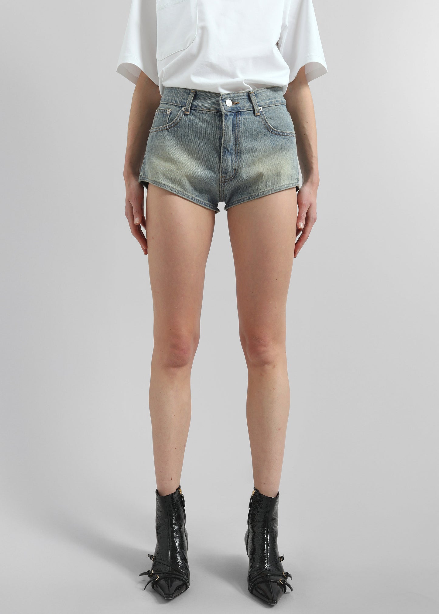 Ceylon Denim Hot Pants - Light Wash