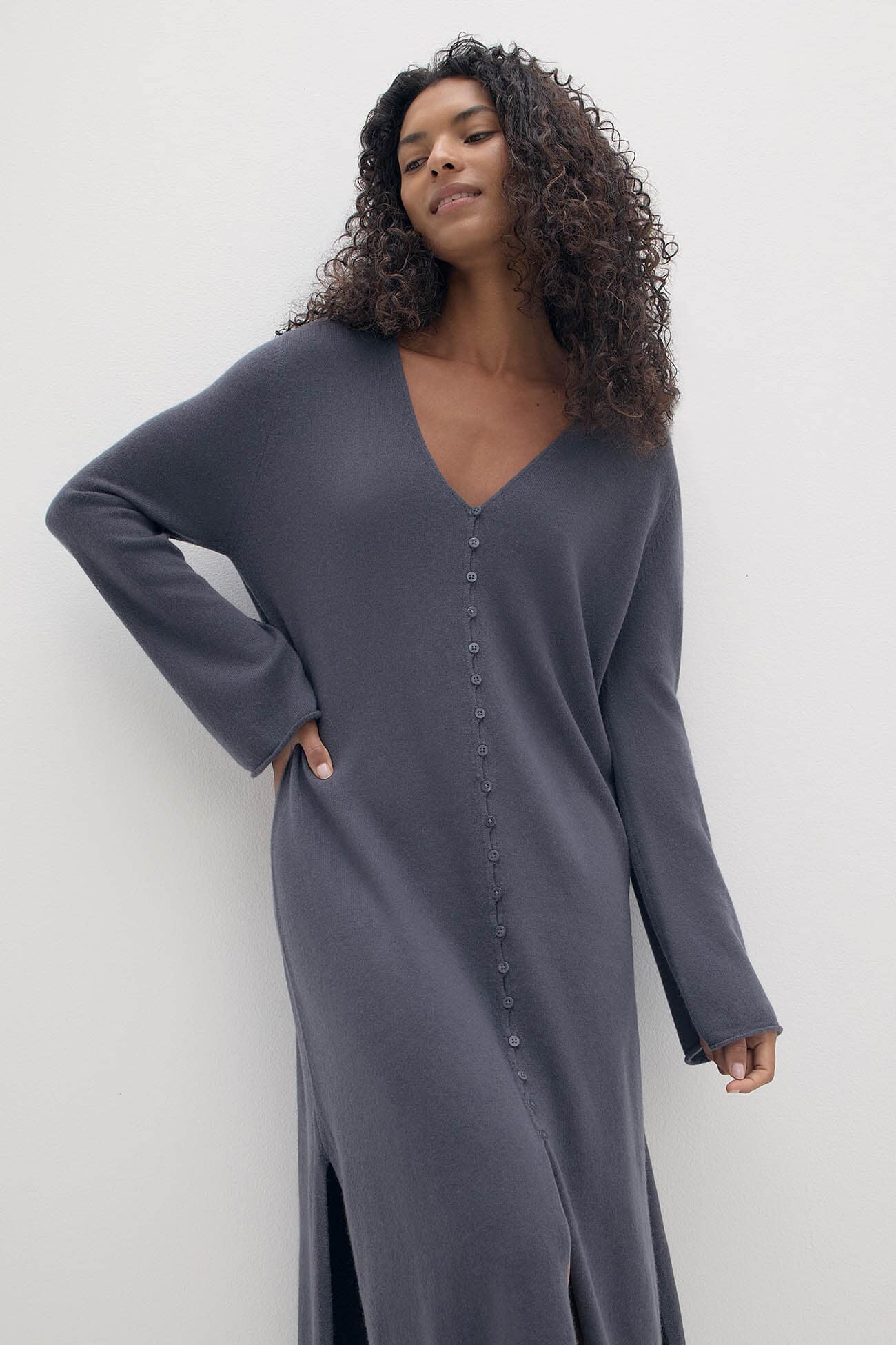 ELOISE BUTTON-FRONT CASHMERE KAFTAN