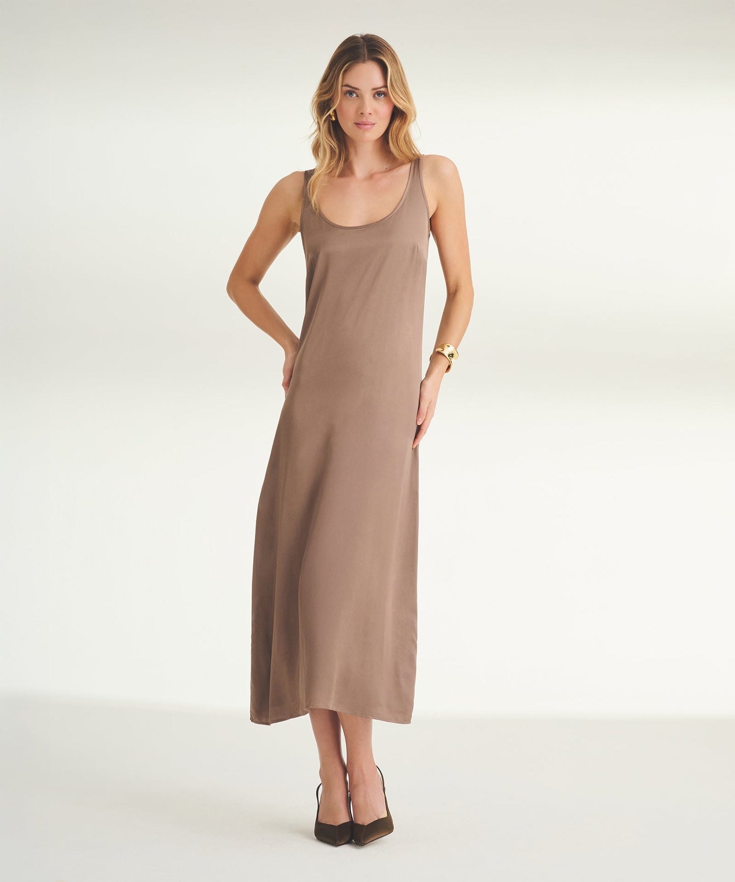 The Weightless Dress
